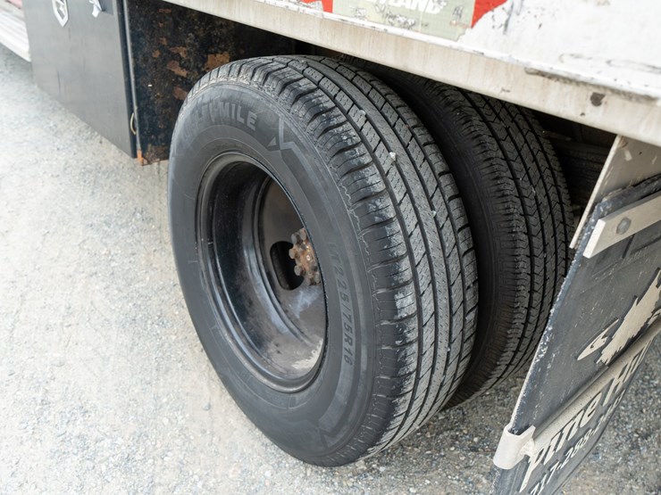 #155-•-2012-chevrolet-4500-flat-bed-truck-image-15