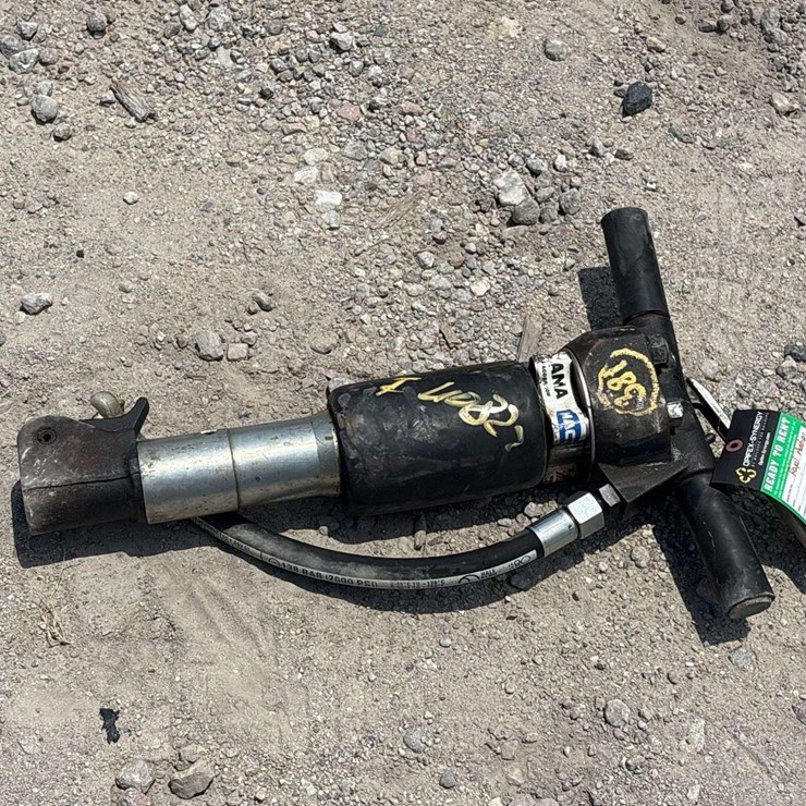 2023 MAC 40T Hydraulic Pavement Breaker