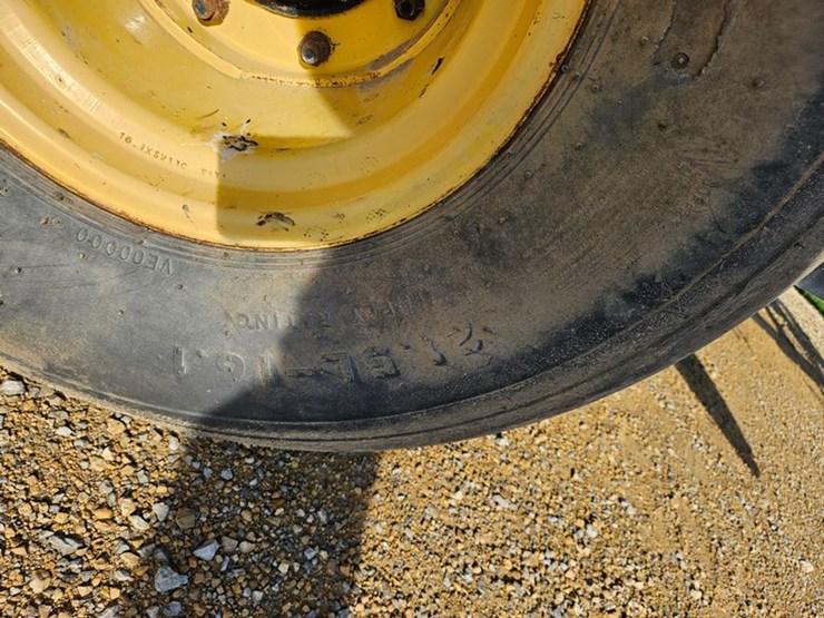 new-holland-590-image-41