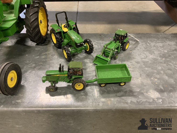 john-deere-toy-tractors-image-2
