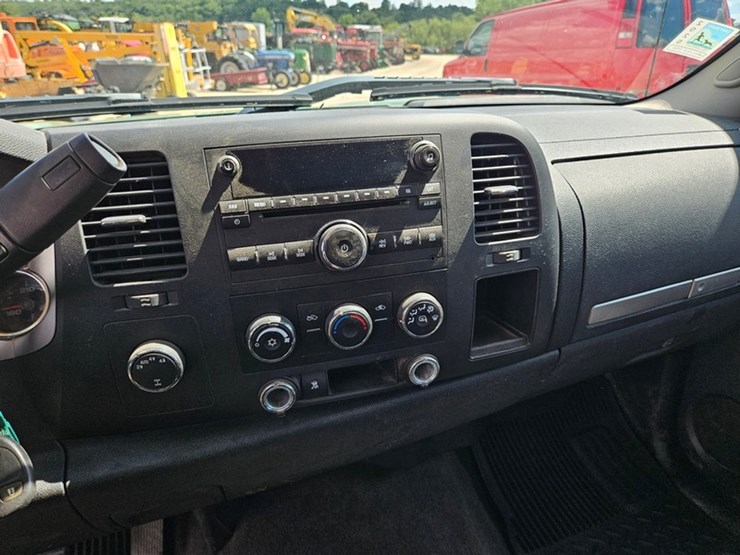 2010-chevrolet-2500-image-20