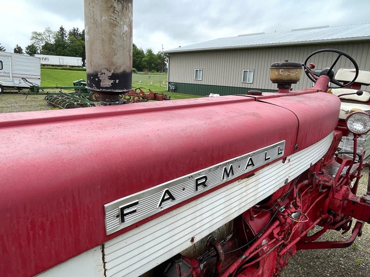 #4905-•-farmall-560-diesel-tractor-image-14