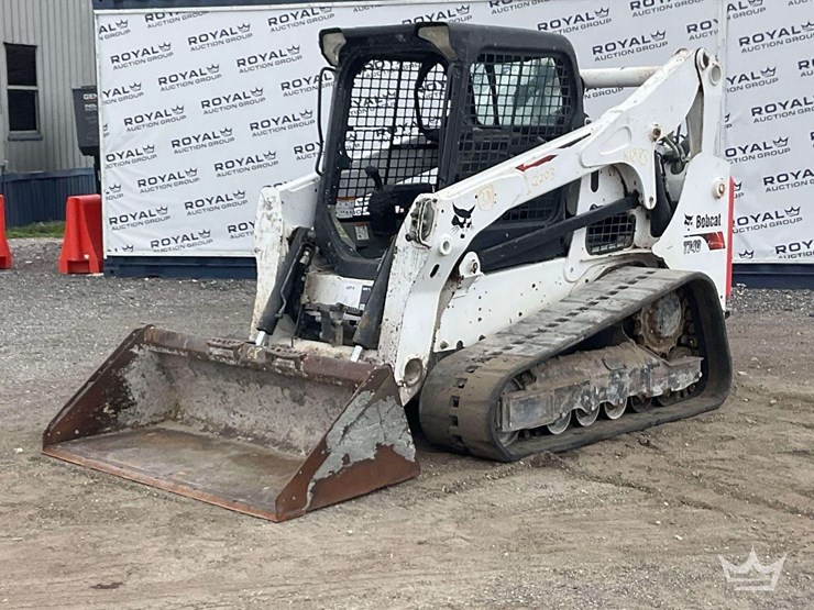 2022-bobcat-t740-image-1