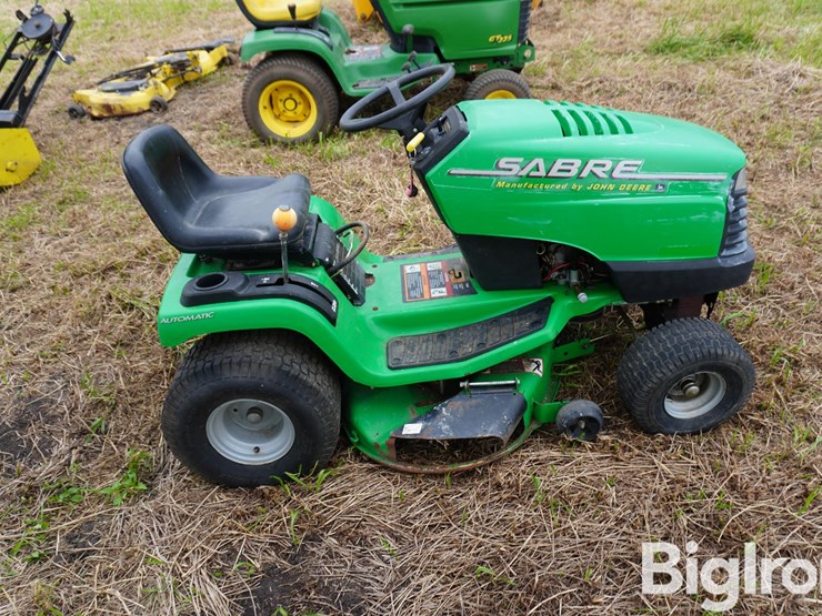 sabre-1742-lawn-mower-image-4