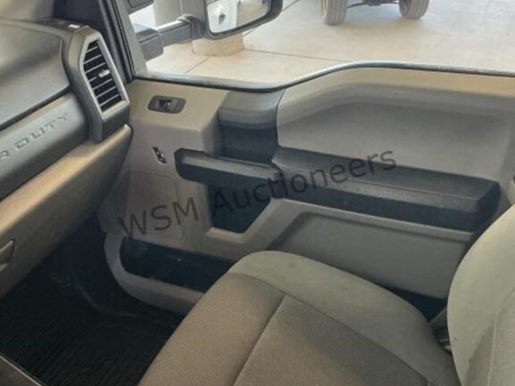 2017-ford-f550-image-23