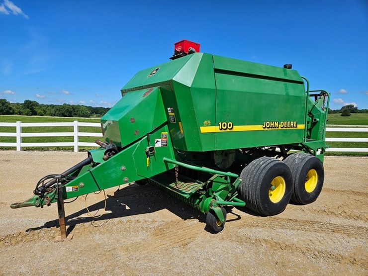 john-deere-100-image-1