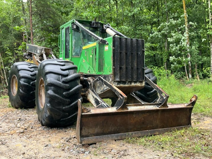 2015-deere-848h-image-9