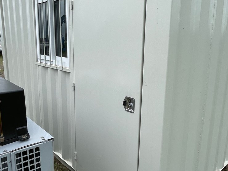 #4906-•-12'-office-shipping-container-image-6