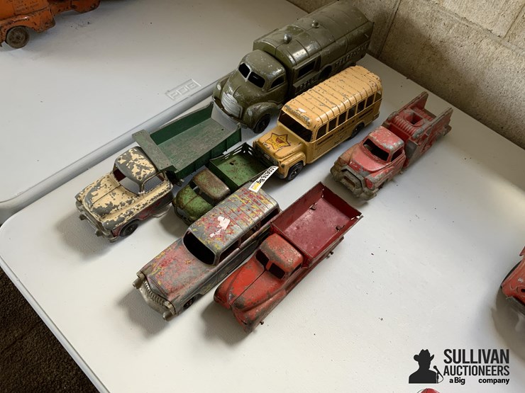 hubley-kiddie-toy-trucks-and-toys-image-1