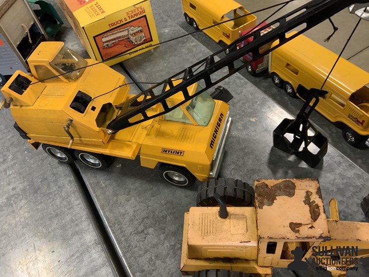 nylint-crane-&-road-grader-image-5