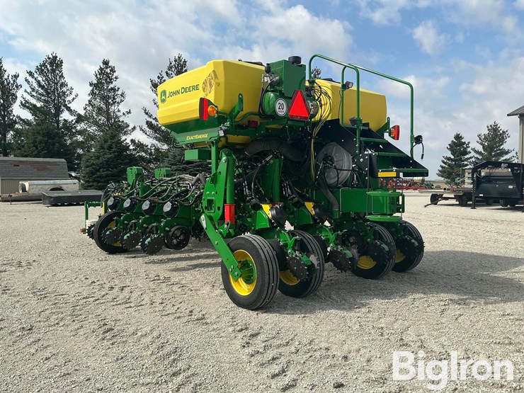 2022-john-deere-1775nt-image-7