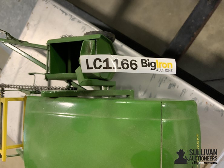 john-deere-pull-type-combine-toy-image-13