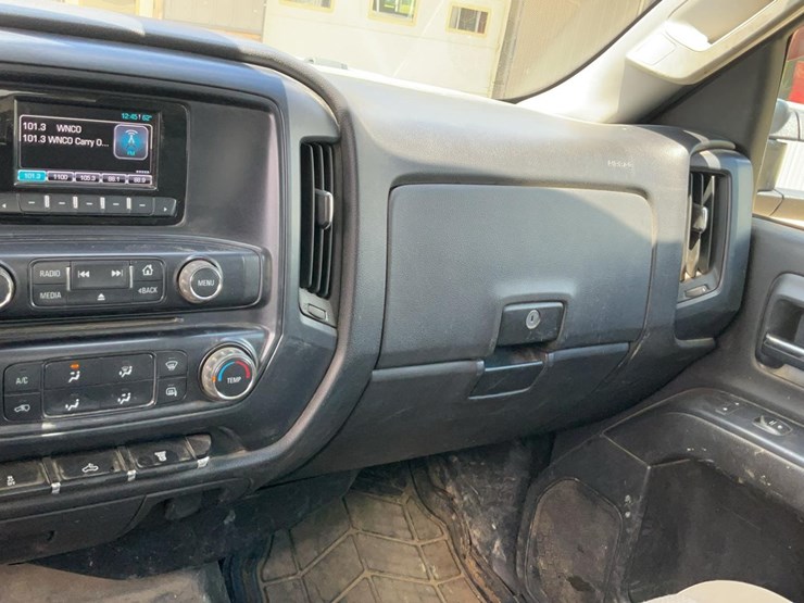 2015-chevrolet-3500-image-14