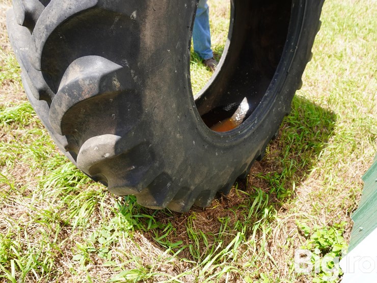 16.9r28-tire-image-8