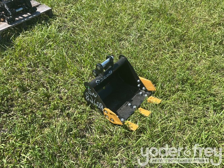unused-sdlanch-40cm-toothed-bucket-to-suit-mini-excavator-image-1