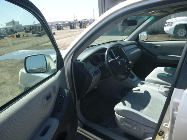 2004-toyota-highlander-image-5