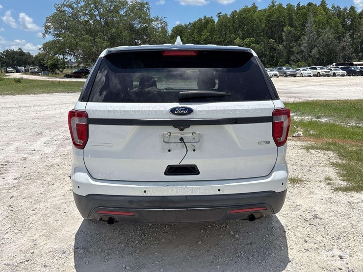 2016-ford-explorer-image-20