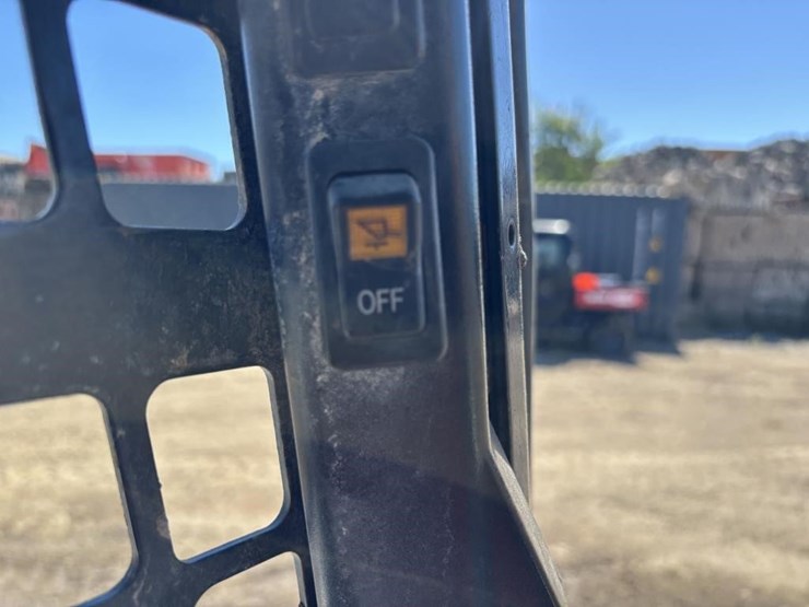 2019-bobcat-t770-image-32