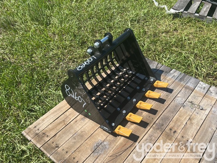 unused-sdlanch-60cm-grid-bucket-to-suit-mini-excavator-image-1