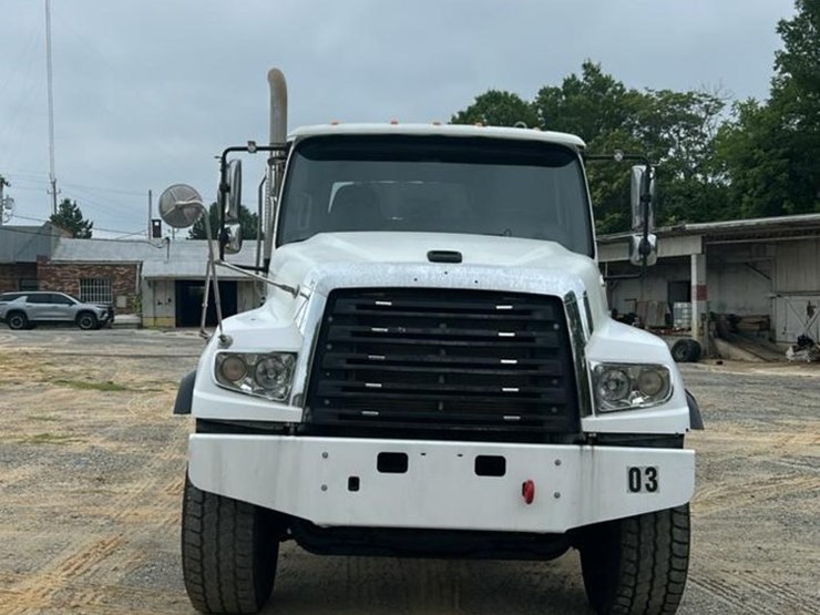 #152-•-2015-freightliner-concrete-mixing-truck-image-8