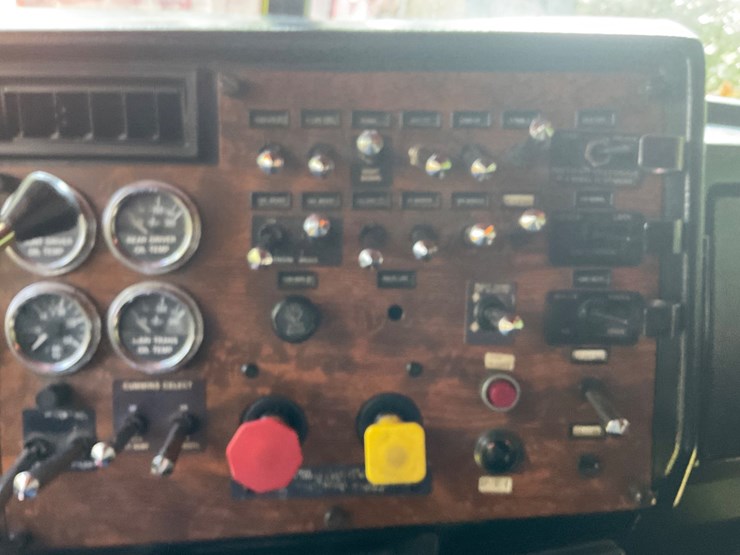 1998-peterbilt-379-image-16