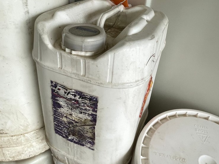 #4955-•-(2)-15-gallon-jugs-and-(3)-5-gallon-jugs-image-7