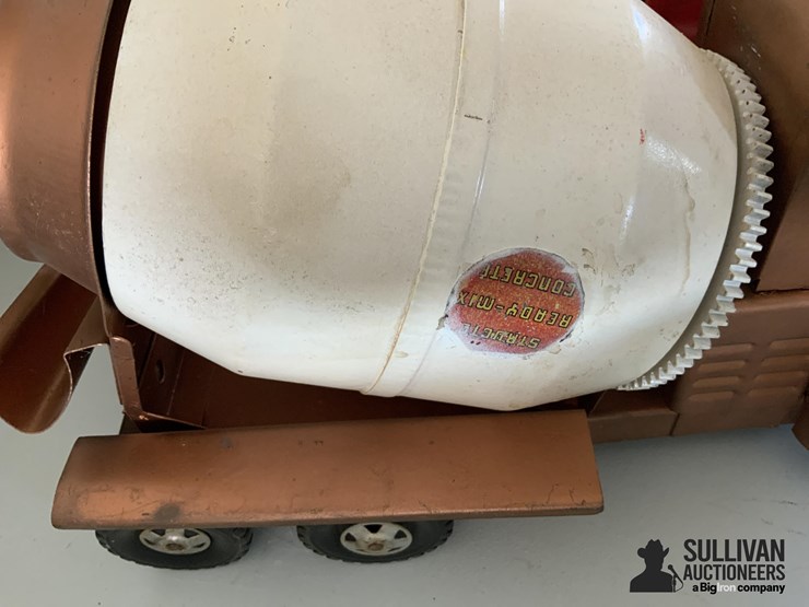 concrete-and-dump-toy-trucks-image-8