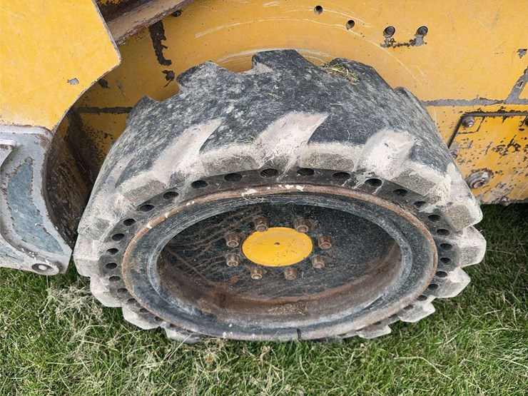 deere-318g-image-16