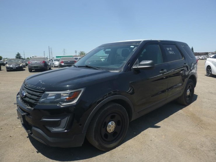 2017-ford-explorer-image-1