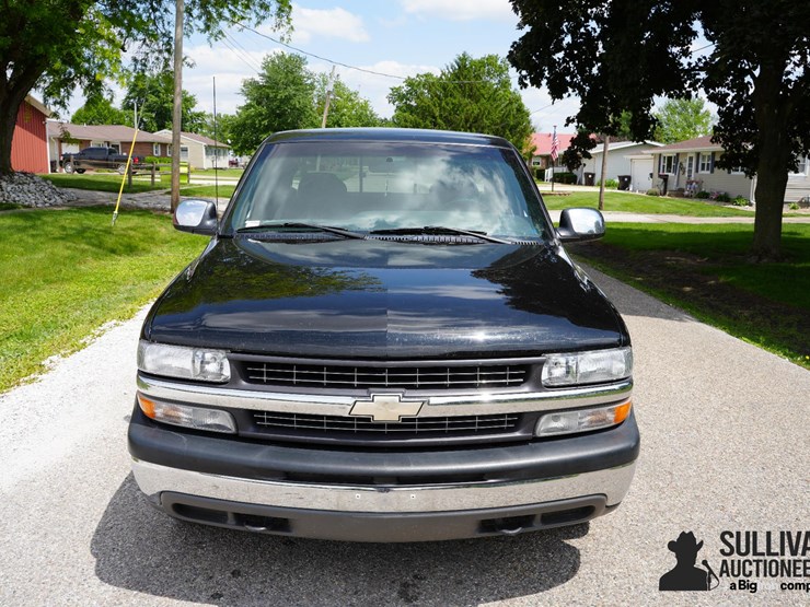 2001-chevrolet-silverado-1500-image-2