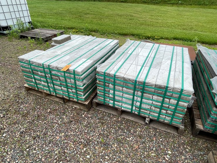 #4960-•-(2)-pallets-of-commercial-grade-patio-pavers-image-1