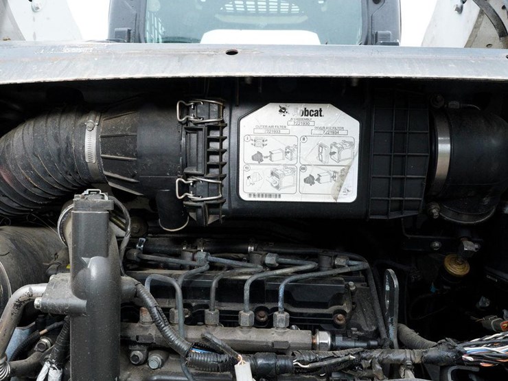 2015-bobcat-s650-image-47