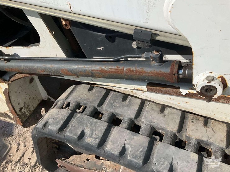 2020-bobcat-t450-image-21