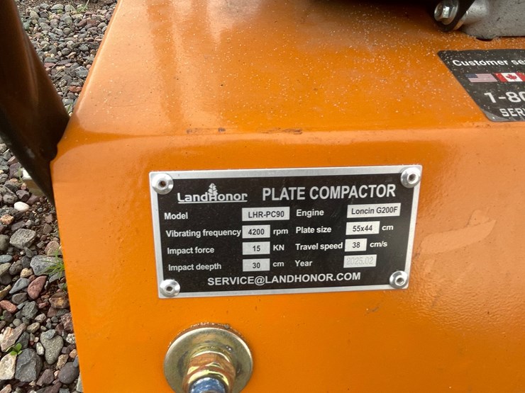 #4936-•-landhonor-gas-powered-plate-compactor-image-12