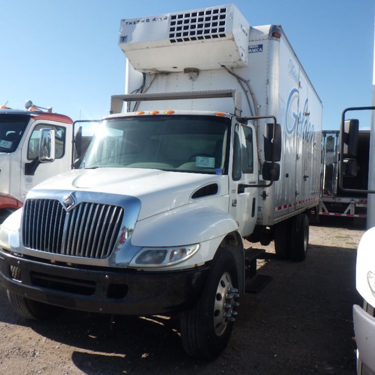 2003 INTERNATIONAL DURASTAR 4300