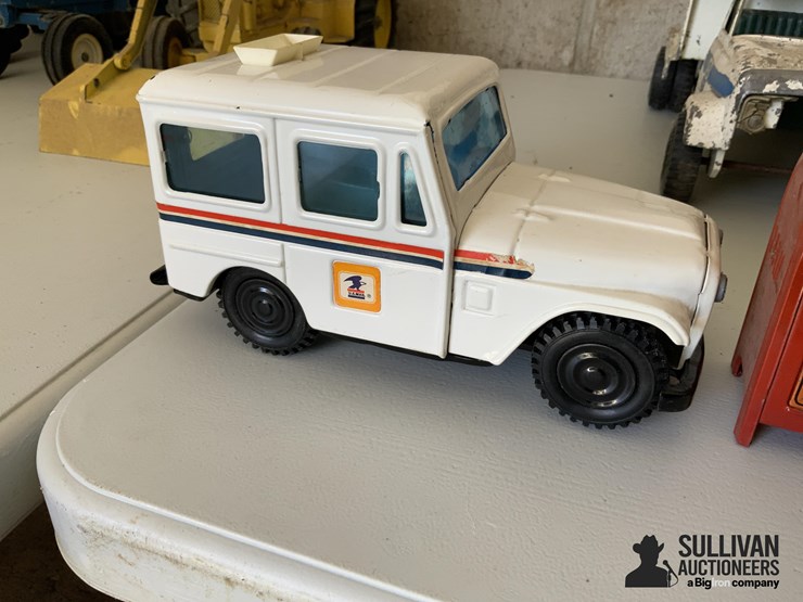 postal-jeep-&-bump-&-dump-image-3