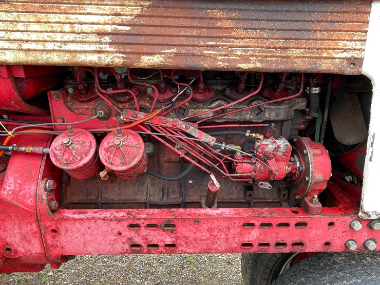 #4905-•-farmall-560-diesel-tractor-image-43