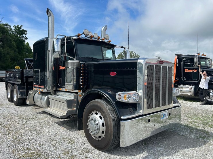 2024-peterbilt-389-image-6