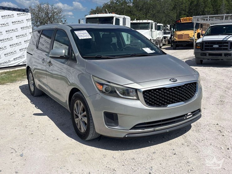 2016-kia-sedona-image-2