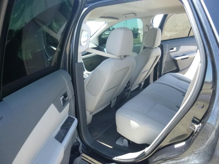 2013-ford-edge-image-7