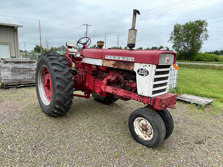 #4905-•-farmall-560-diesel-tractor-image-3