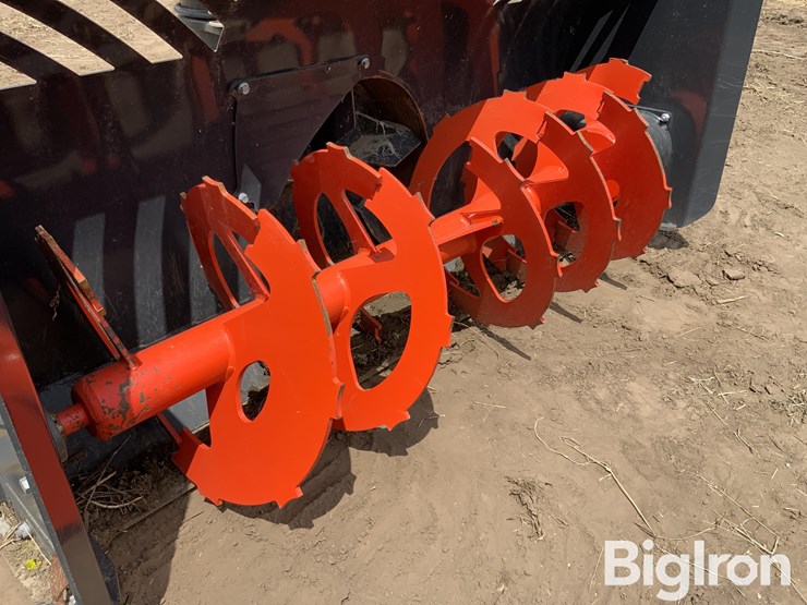 2023-bobcat-sb32-x-68-hydraulic-snow-blower-skid-steer-attachment-image-11