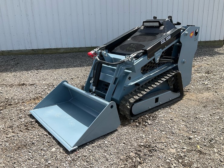 #1019-•-unused-sdlanch-ssl1200-mini-track-skid-steer-loader-image-1