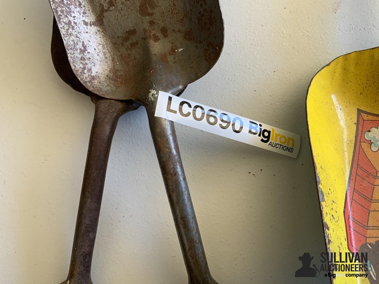 antique-toy-shovels-image-6