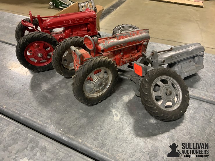 hubley-toy-tractors-and-parts-image-5