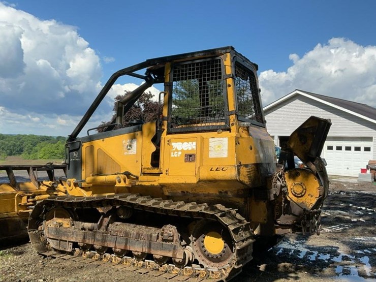 2004-deere-700h-lgp-image-3