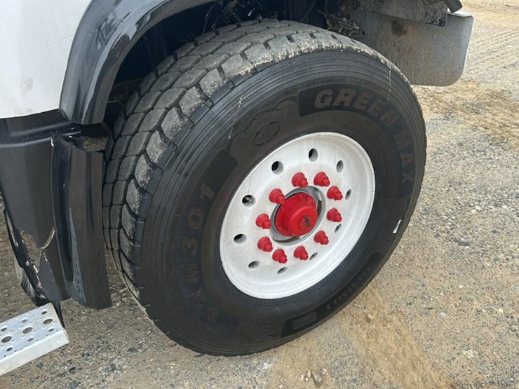 #152-•-2015-freightliner-concrete-mixing-truck-image-10
