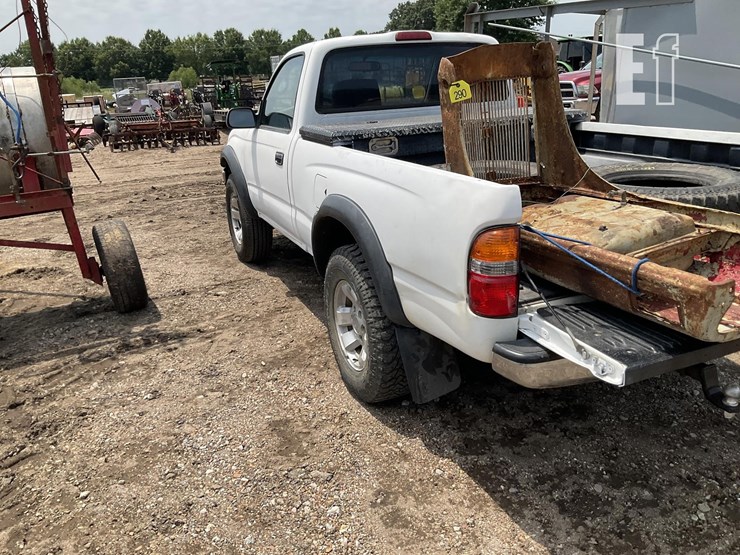 2003-toyota-tacoma-image-6