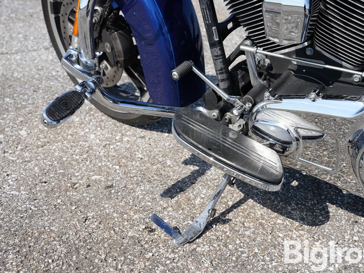 run-#11---2015-harley-davidson-road-glide-motorcycle-image-14