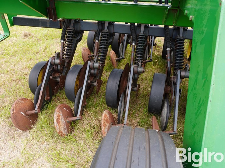 john-deere-750-image-18